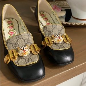 Gucci coated canvas and leather loafers size 35